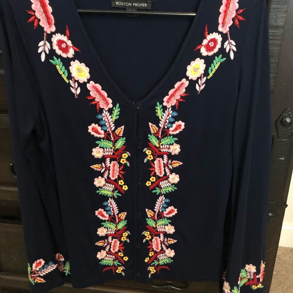 Boston Proper woman’s size Small embroidered blouse